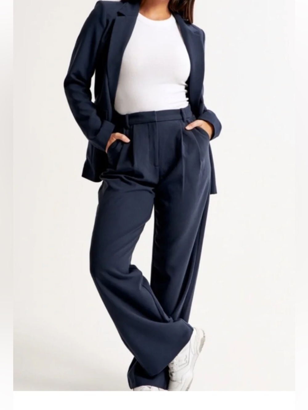 Abercrombie  Ultra High Relaxed Straight Pants size 000 short - navy blue